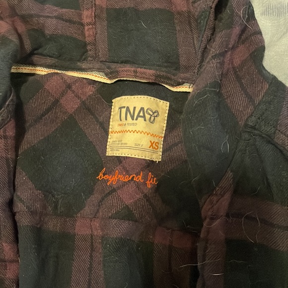 Boyfriend fit purple button up - Picture 2 of 2